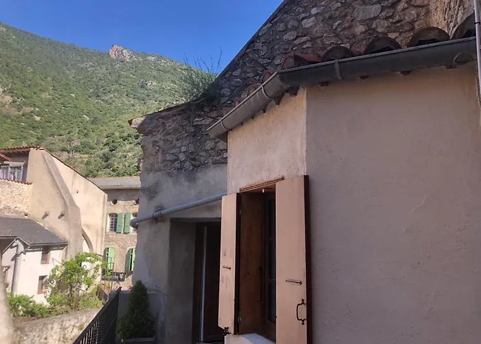 Les Maisons Du Conflent, Maisons Familiales En Pierre Au Coeur Des Remparts